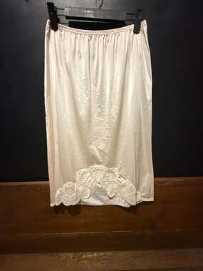 Olga Vintage Style 12040 Nylon Lace Trim Half Slip Size SF